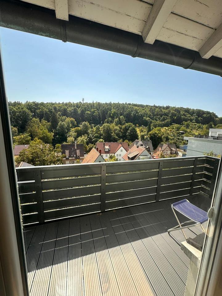 Thumbnail-Geschmackvolle Wohnung im 1.OG mit drei Zimmern und Balkon