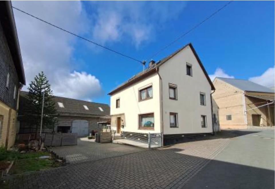 Thumbnail-Haus mit Hof und großer Scheune