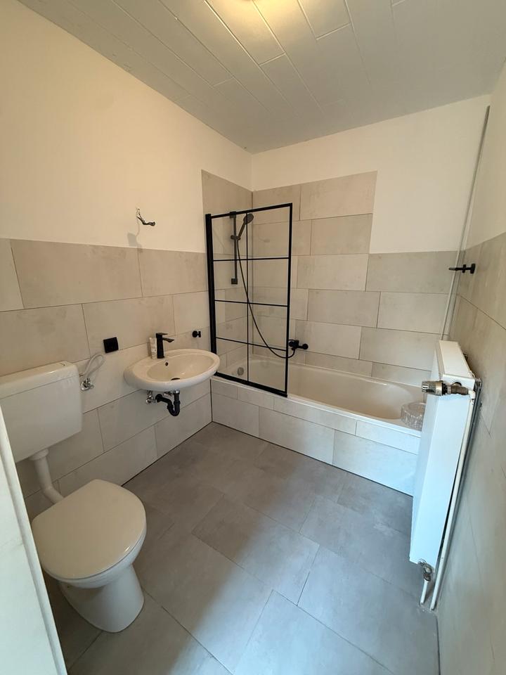 Thumbnail-Charmante 2- zimmer Wohnung mit Separatem Eingang und Terasse