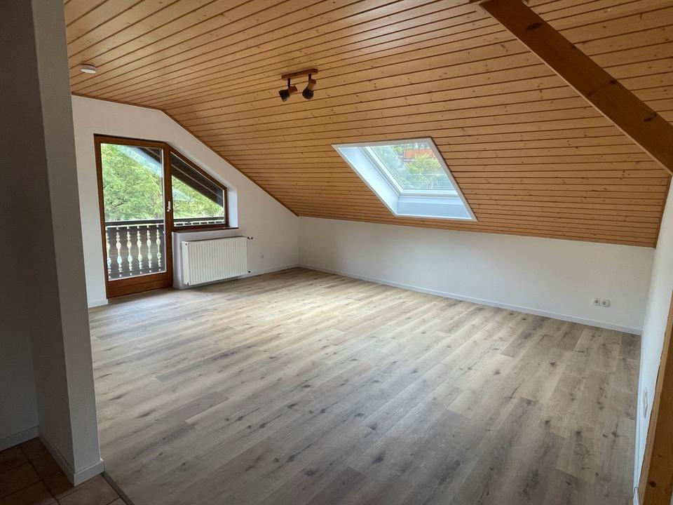 Thumbnail-Dachgeschosswohnung mit Balkon und Einbauküche in Altenglan