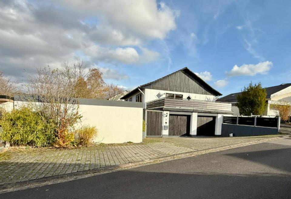 Thumbnail-Haus, Wohnhaus, Einfamilienhaus mit großer Einliegerwohnung