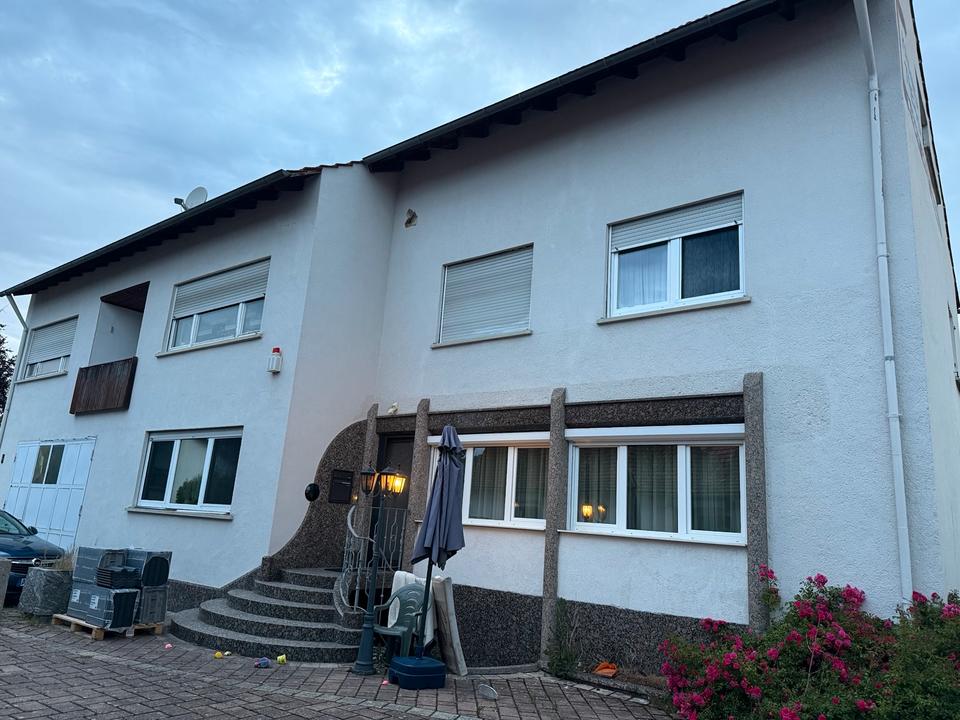 Thumbnail-Mehrfamilienhaus mit Werkstätten und hervorragendem Renditepot.