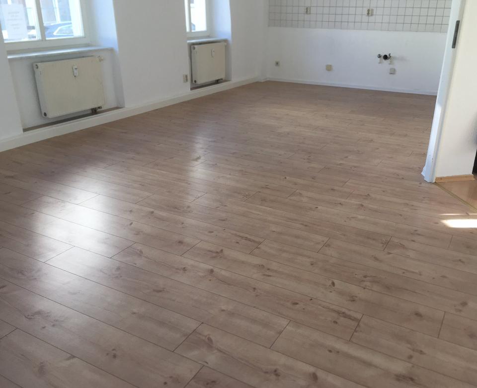 Thumbnail-60 m² gemütliche 3 Raumwohnung mit Zugang zum Hof