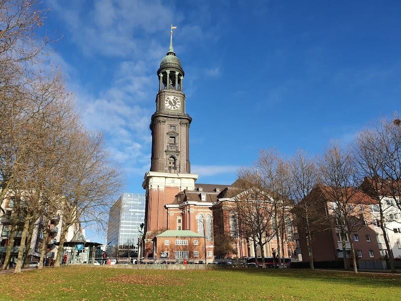 Thumbnail-2 Zimmer Wohnung abzugeben ab dem 15.5 - NeustadtPortugiesenvie.