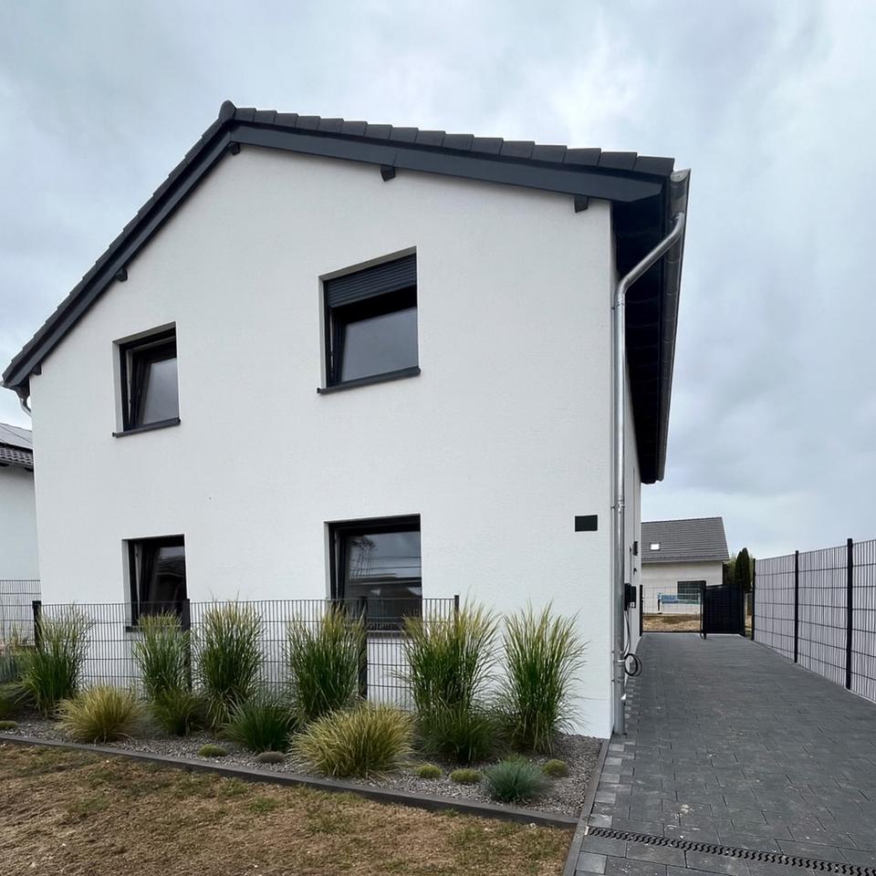 Thumbnail-Freistehendes 180qm EFH 8 Zimmer in Jülich zu vermieten