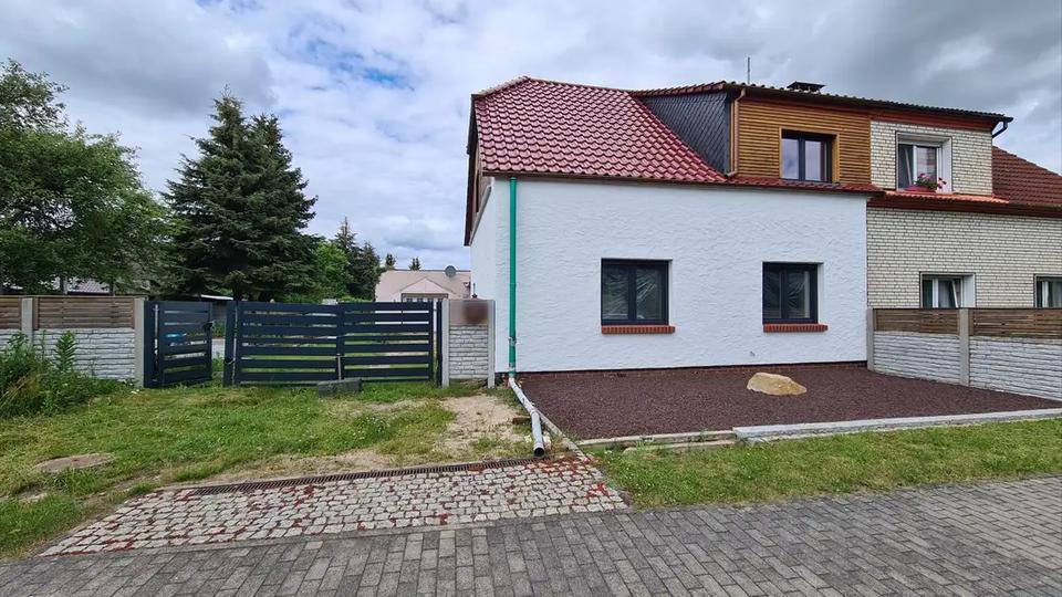 Thumbnail-Projekt für eine oder zwei Familien wartet auf Fertigstellung