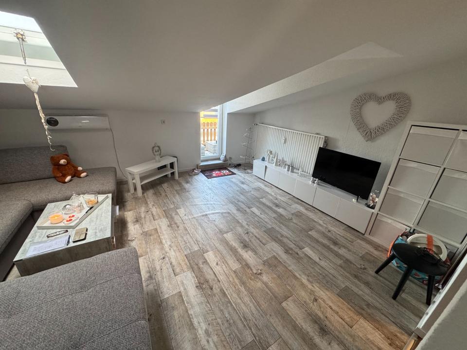 Thumbnail-Moderne 2-Raum-Dachgeschosswohnung in Bernburg – hell, stilvoll & klimatisiert