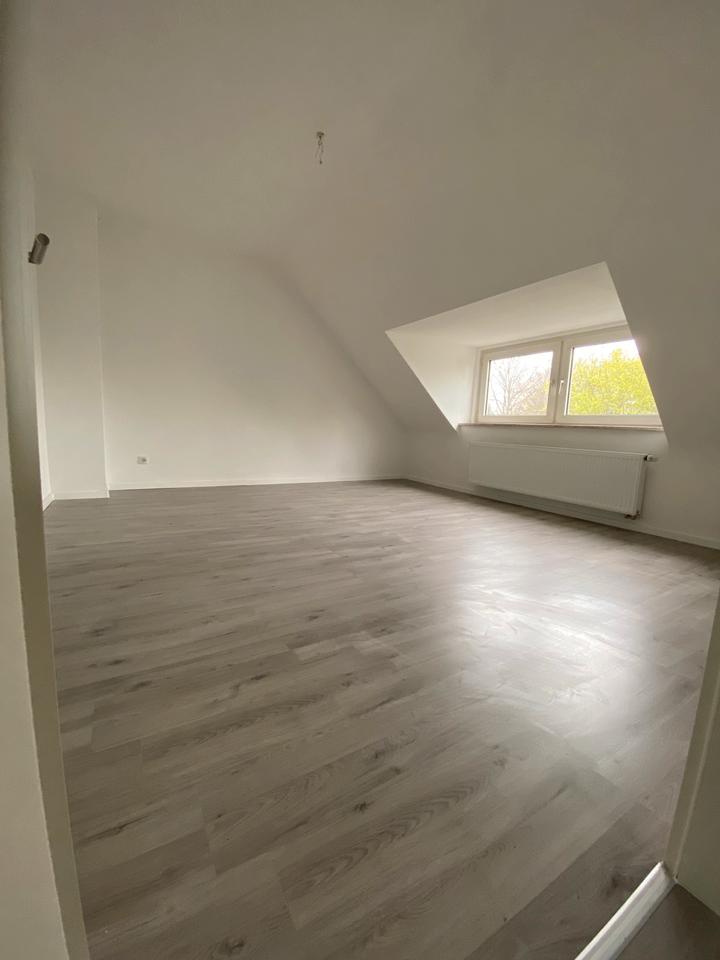 Thumbnail-Kernsanierte, helle 3,5 Zi. in ruhiger Lage Grenze HombergMoers