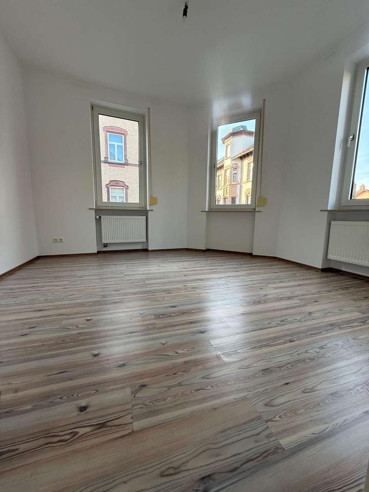 Thumbnail-Großzügige helle und freundliche 4 Zi. Whg. in Top Lage OF- Bürgel