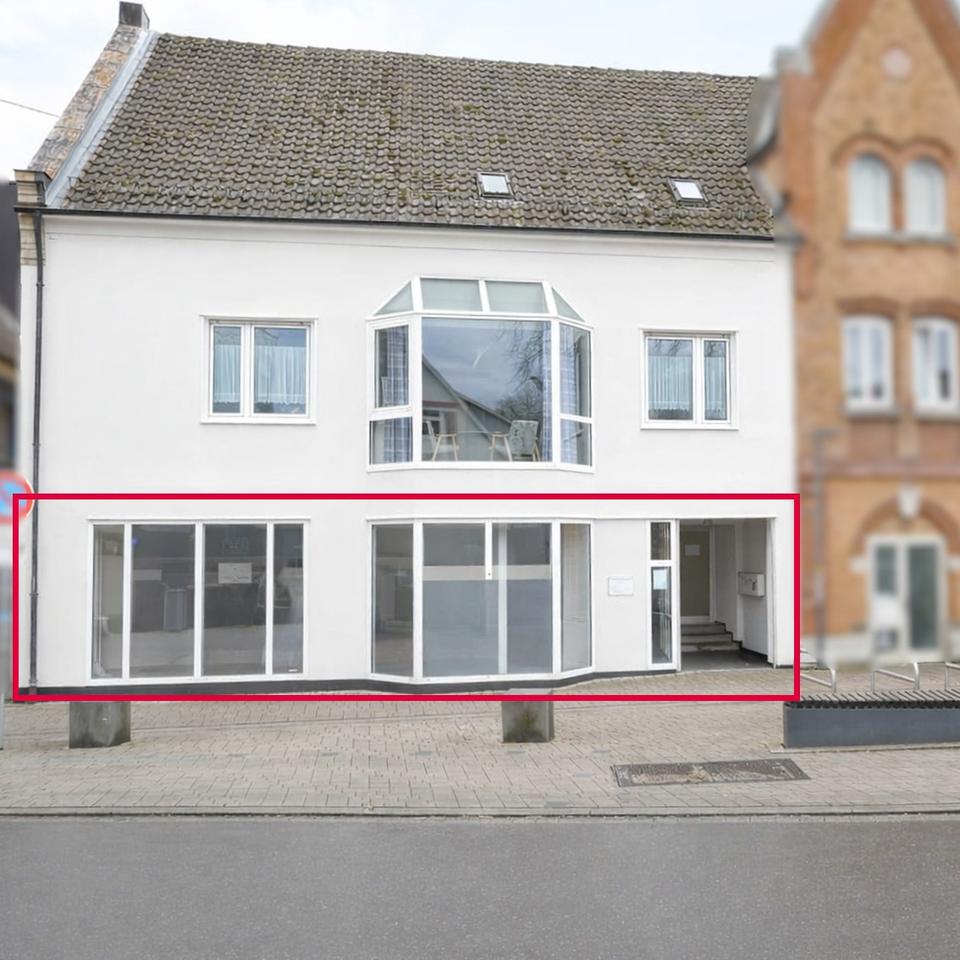 Thumbnail-Bürofläche mit großem Schaufenster und PKW-Stellplatz in zentraler Lage - provisionsfrei!