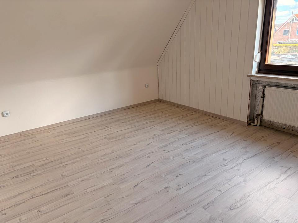 Thumbnail-2-Zimmer Dachgeschosswohnung – 750 € warm inkl. Strom