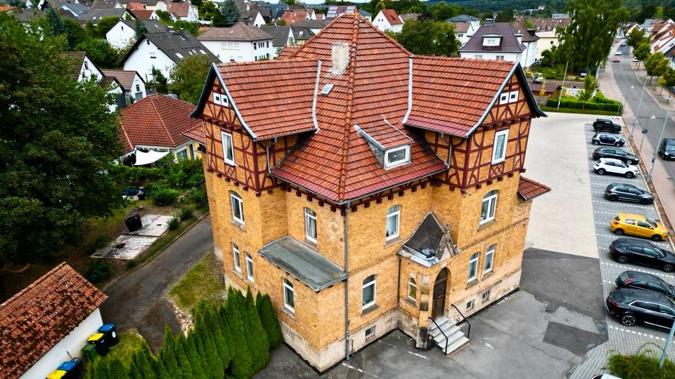 Thumbnail-Frisch renovierte Altbau-Wohnung zu Vermieten - 4ZKB !