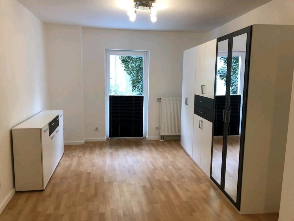 Thumbnail-Großzügige Wohnung in Innenstadtlage Terrasse und Wintergarten