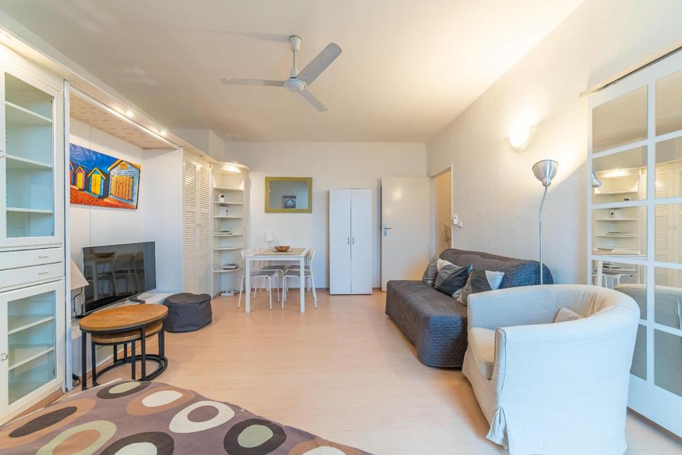 Thumbnail-Top-Floor Studio with Balcony & River View