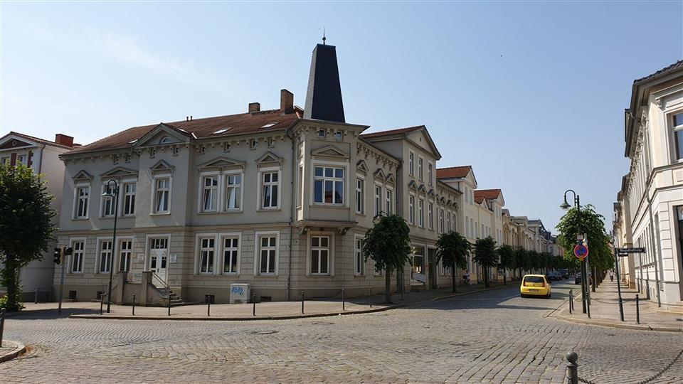 Thumbnail-großzügige 5-Raum-Wohnung im Herzen von Neustrelitz