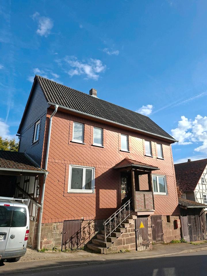 Thumbnail-Renoviertes Einfamilienhaus mit Carport