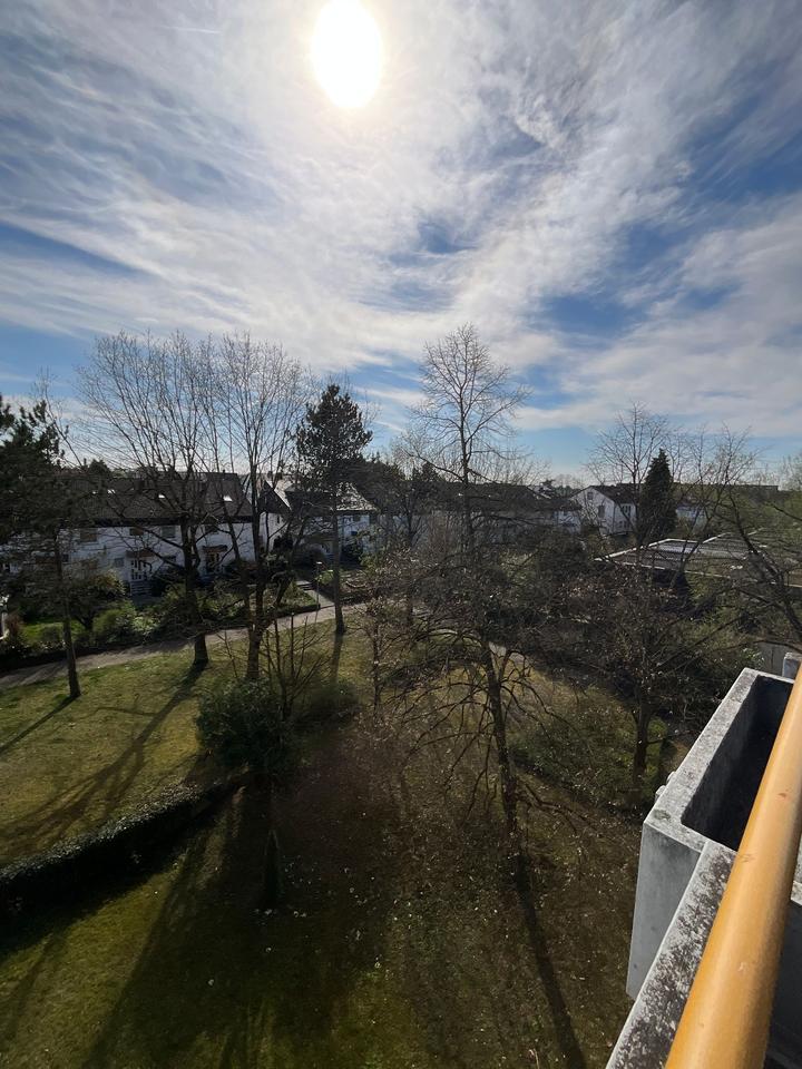 Thumbnail-Penthouse-Erlebnis: Modernisiertes Wohnglück mit Dachterrasse & Weitblick