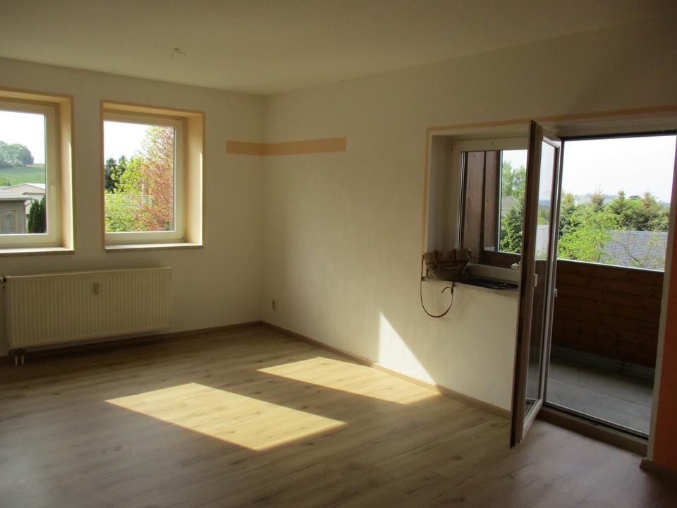 Thumbnail-3-Raum-Wohnung mit Balkon und herrlichem Ausblick in Lengefeld zu vermieten