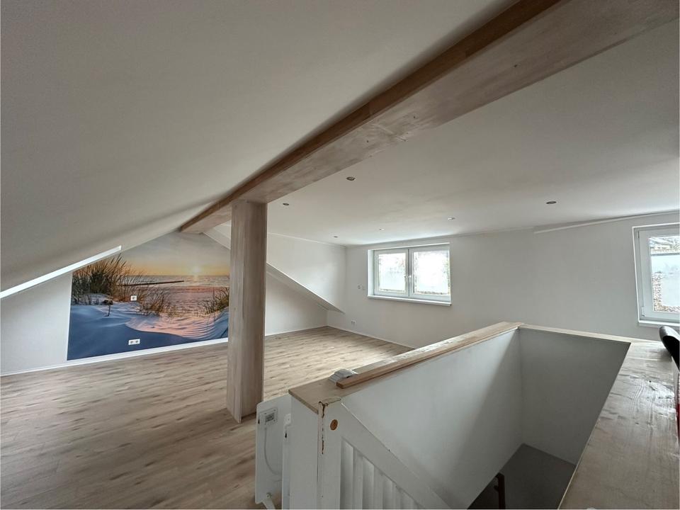 Thumbnail-Großes, freistehendes Haus in Ortsrandlage von Habichtswald-Ehlen