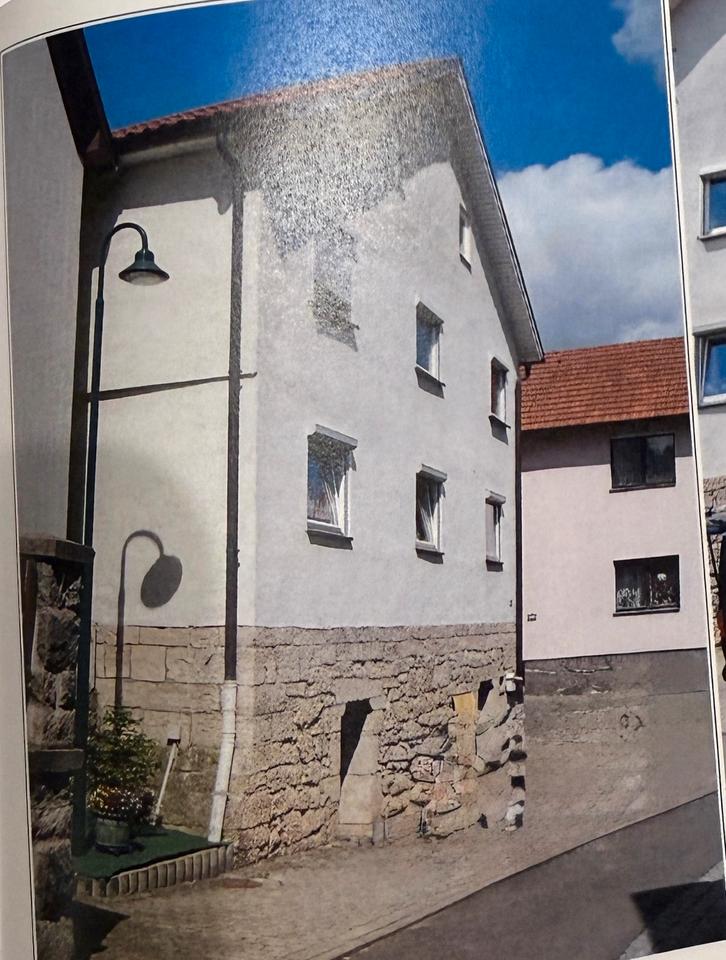 Thumbnail-Großzügige 4-Zimmer-Wohnung in Jüchsen - ideal für Familien