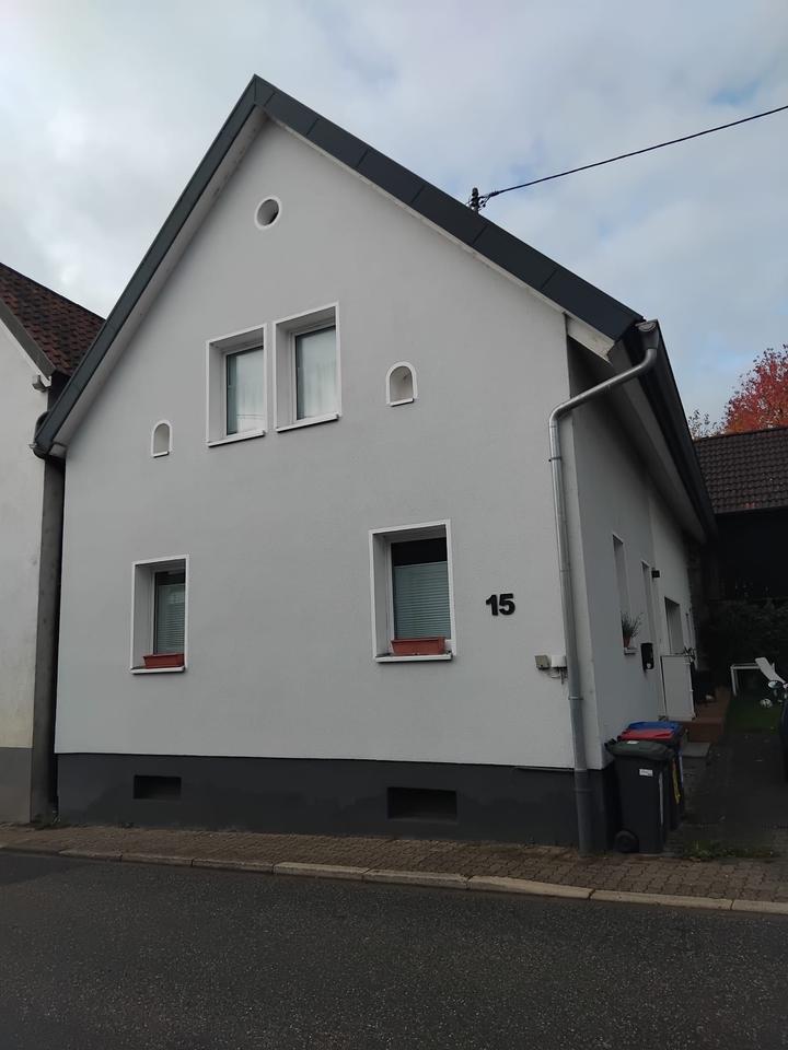 Thumbnail-Kernsaniertes,charmantes Einfamilienhaus mit 7 Zimmern, Karlsruhe