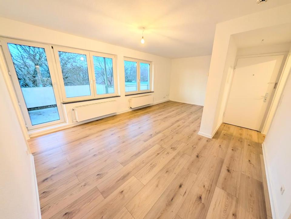 Thumbnail-**Frisch renoviert: +neuer Laminat +weiße Wände +neues Tageslichtbad +2 Balkone**