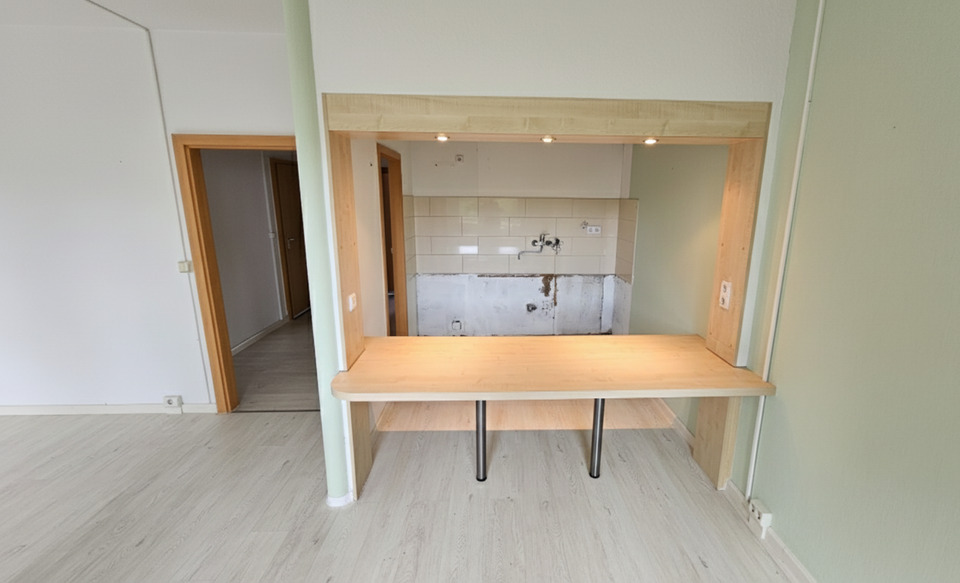 Thumbnail-Charmante 2-Zimmer-Wohnung mit Balkon in Halle, auf Wunsch EBK