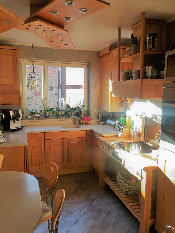 Thumbnail-Vierzimmerwohnung über zwei Etagen im Zweiparteienhaus