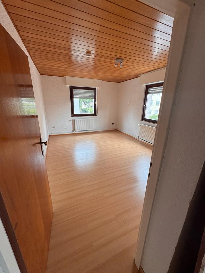 Thumbnail-3-Zimmer-Wohnung in Frankfurt-Griesheim nahe Bahnhof zu vermieten
