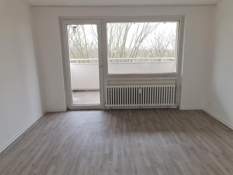 Thumbnail-Renovierte 3-Zimmer-Wohnung im 6.Obergeschoss zu vermieten!*Mit Balkon*