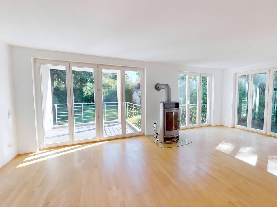 Thumbnail-***Attraktive 6-Zimmer-Maisonettewohnung mit Balkon, Terrasse, Sauna und und privatem Wasserzugang***