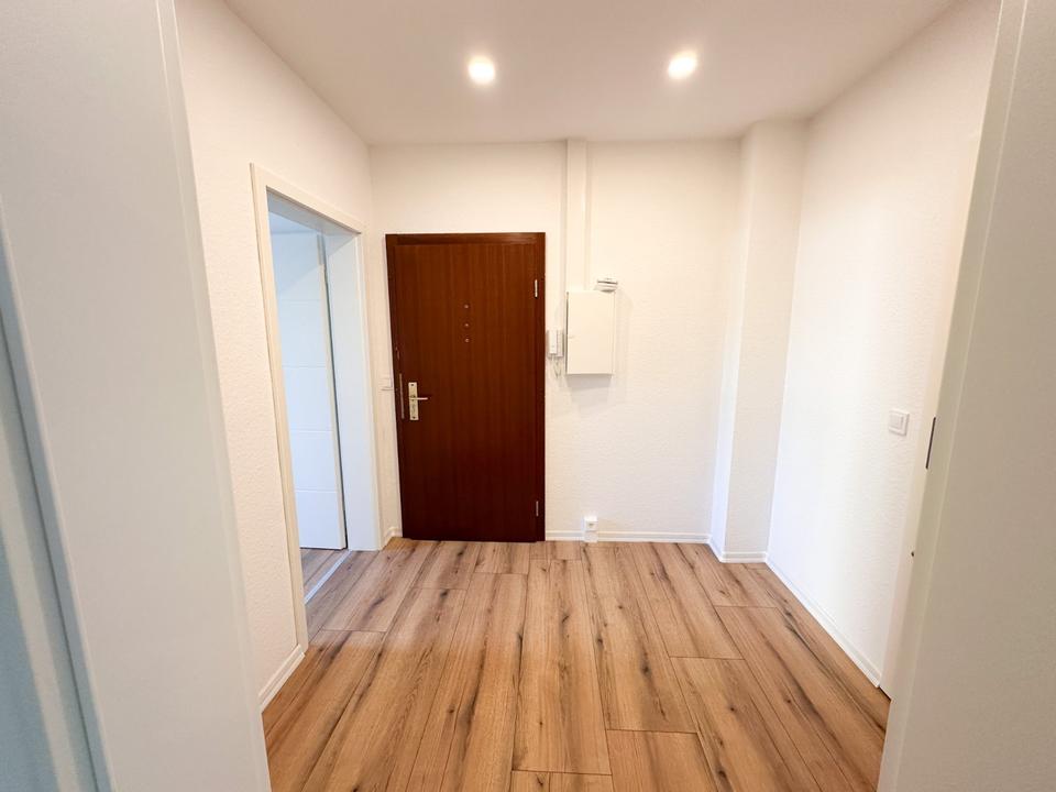 Thumbnail-Helle 3-Raum-Wohnung mit Balkon in der Osterweihstraße (Zwickau)