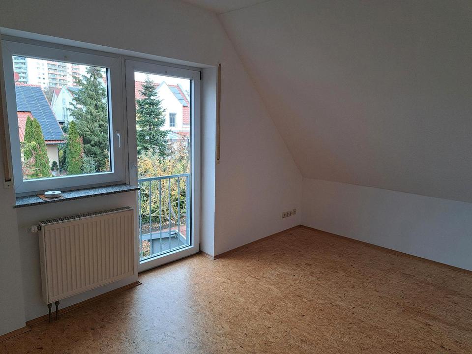 Thumbnail-Schöne 3 Zimmer Dachgeschosswohnung