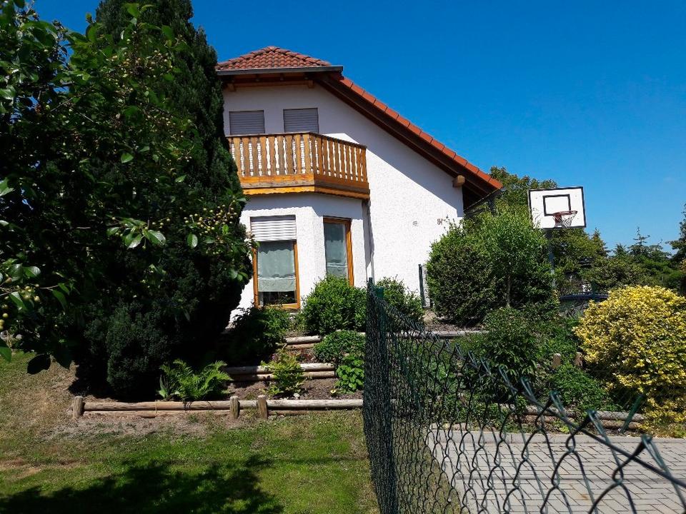 Thumbnail-Gepflegtes Einfamilienhaus mit Garage, Garten und viel Platz