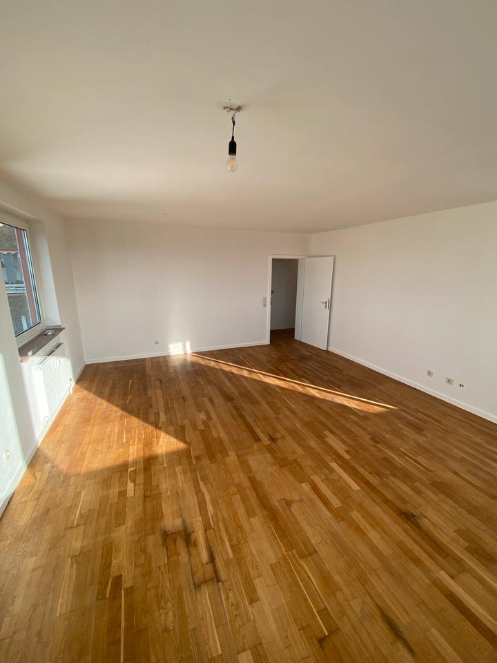 Thumbnail-92 qm Wohnung in Köln Porz frisch renoviert komplett neues Bad