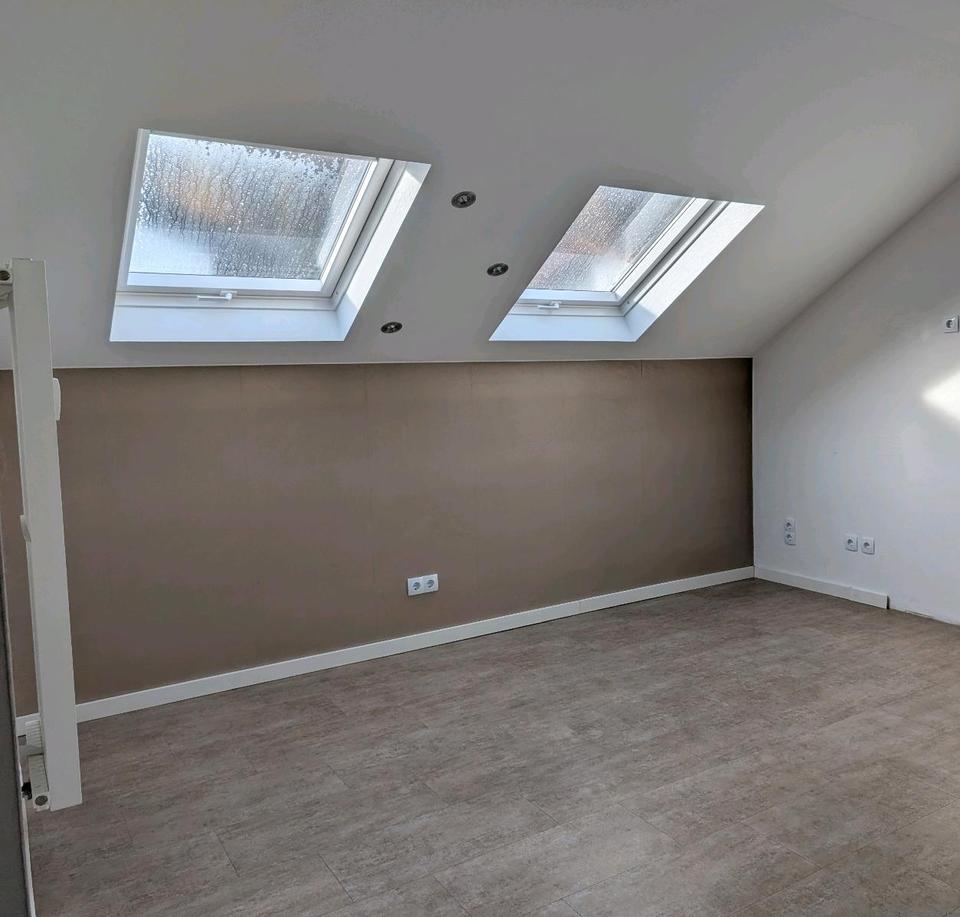 Thumbnail-4 Zimmer Dachgeschosswohnung in Bieber zu vermieten