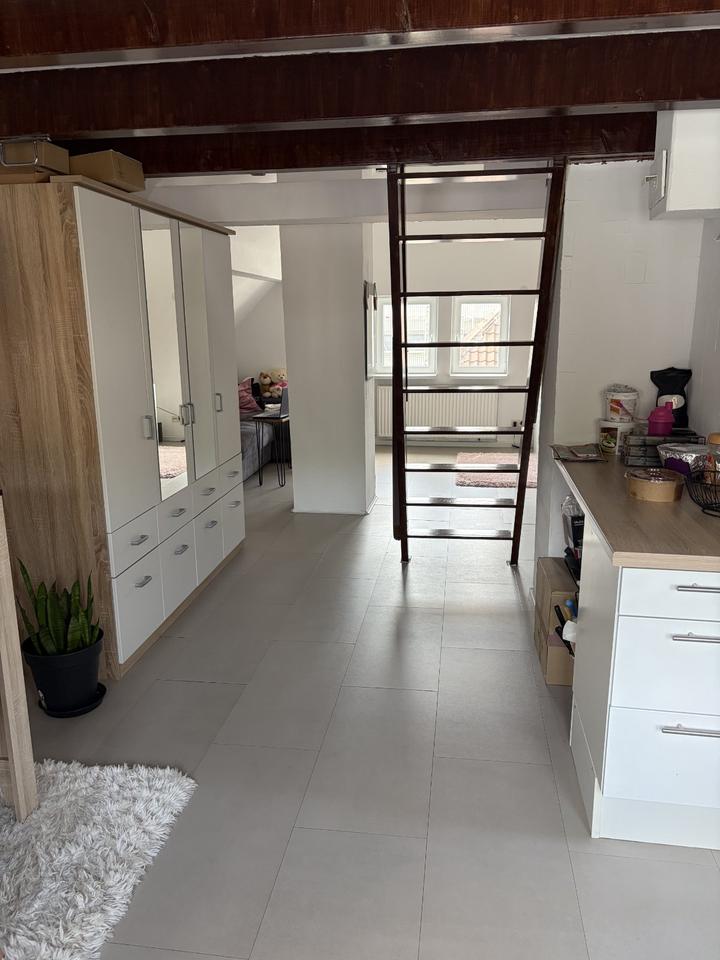 Thumbnail-1,5-Zimmer Dachgeschosswohnung mit Blick auf die Weinberge