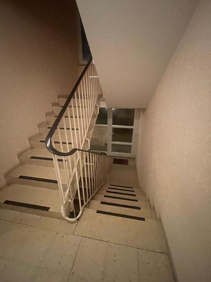 Thumbnail-Vermietete 2-Zimmer Wohnung ZUM VERKAUF im EG mit Balkon in FFM