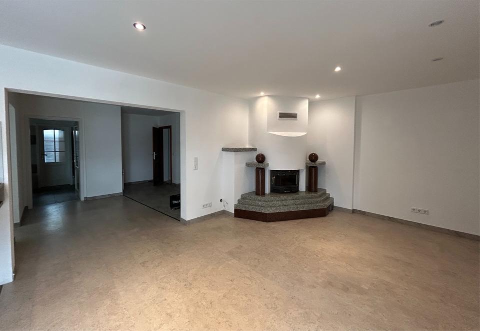 Thumbnail-2-Zimmer-Wohnung mit Terrasse und Doppelgarage in Staufenberg