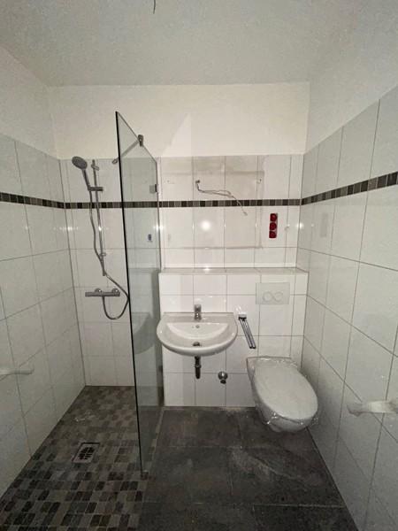 Thumbnail-3-Zimmer-Wohnung,komplett Saniert mit modernem Badezimmer