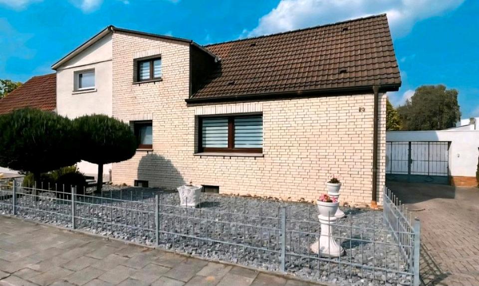 Thumbnail-Modernisierte Doppelhaushälfte mit schönem Garten