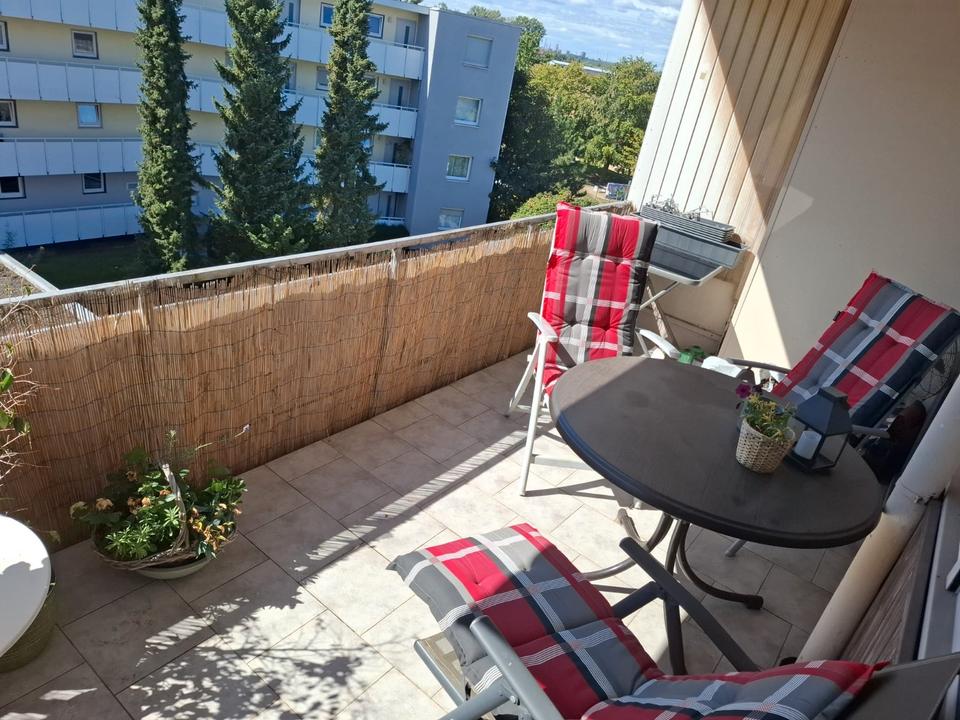 Thumbnail-Sehr helle Wohnung mit großem Wohnbereich, Südbalkon und Top-Lage