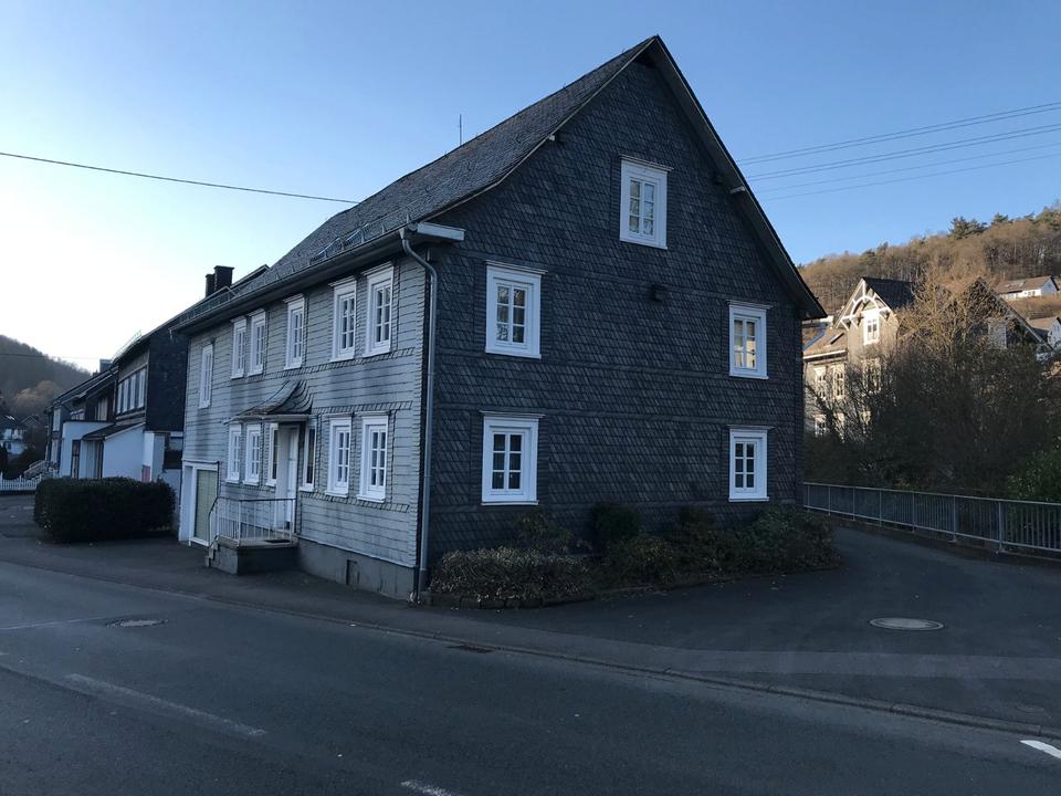 Thumbnail-Mietwohnung ca. 150m² über 3 Etagen