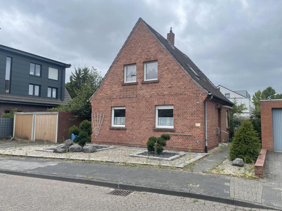 Thumbnail-Renovierungsbedürftiges, freistehend Haus in guter, ruhiger Lage.