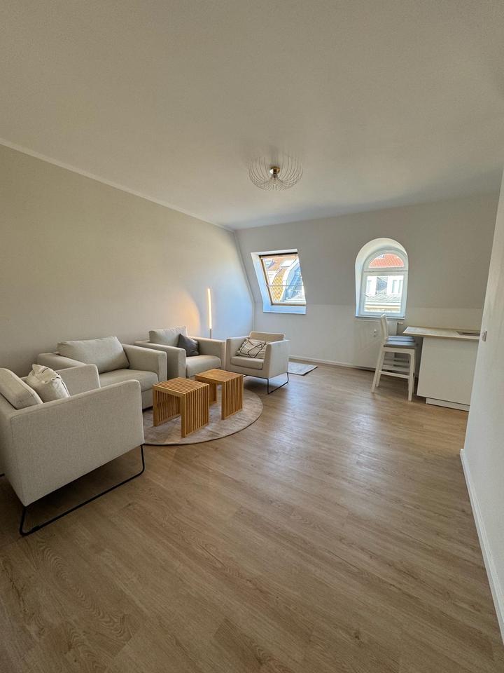 Thumbnail-3-Zimmer Sanierte Altbau Maisonette Wohnung in Bestlage Leipzig