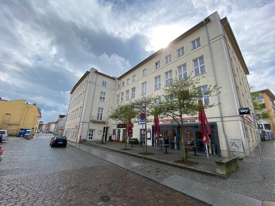 Thumbnail-Große 2-Raum Wohnung in Hafennähe mit Blick auf den Strelasund