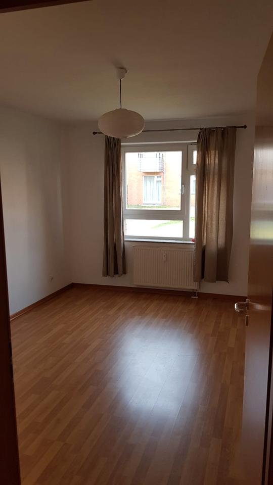 Thumbnail-geräumiges WG Zimmer in Potsdam Bornstedt, ideales Studentenzimme