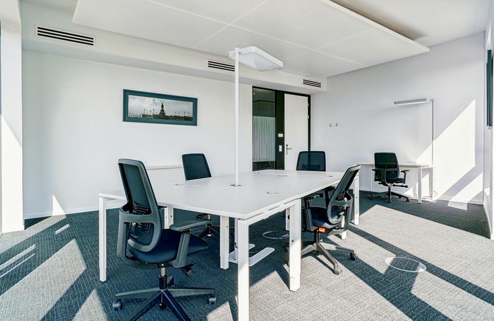Thumbnail-Privater Büroraum für 5 Person in Regus Stadttor Ost
