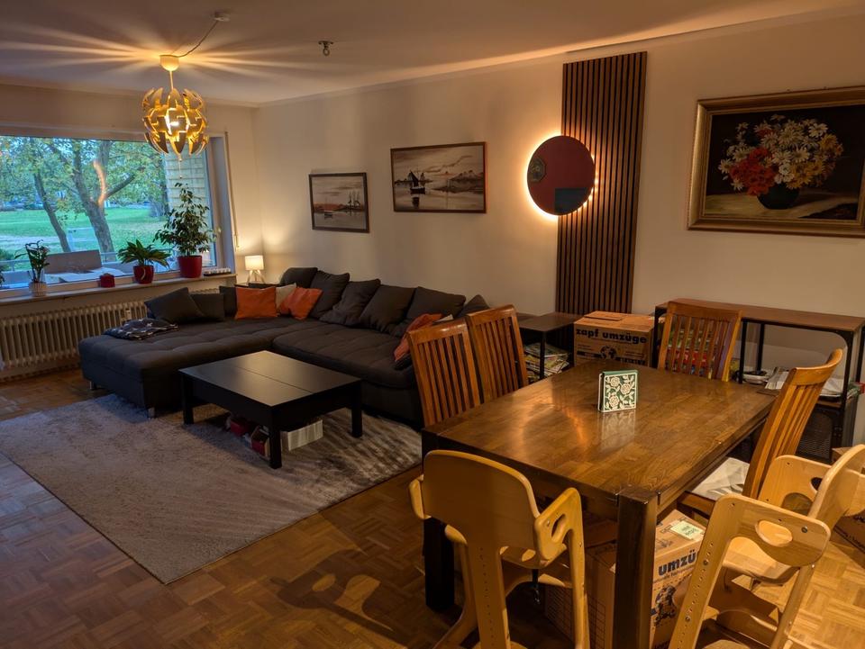 Thumbnail-Großzügige 4-Zimmer-Wohnung mit zwei Balkonen und Stellplatz