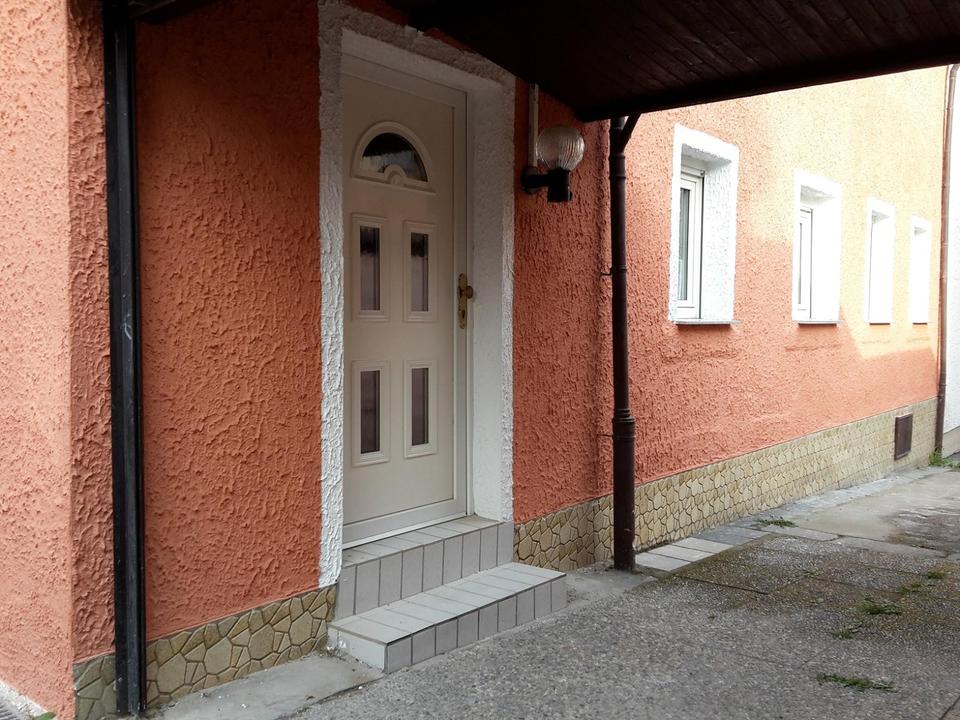 Thumbnail-Einfamilienhaus mit Garten und Garage in Hom.-Erbach zu vermieten